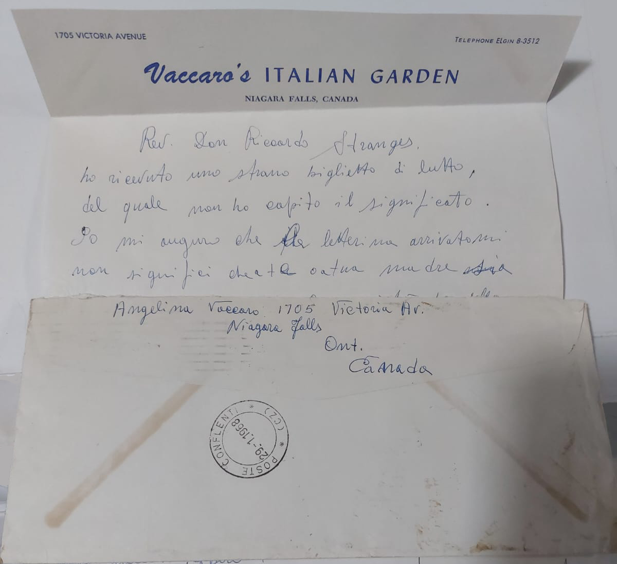 Foto della lettera inviata da Angelina Vaccaro nel 1968 dal Canda a Don Riccardo Stranges chiedendo chiarimenti su una strana “letterina” ricevuta circa la morte della madre del parroco della chiesa di Conflenti.